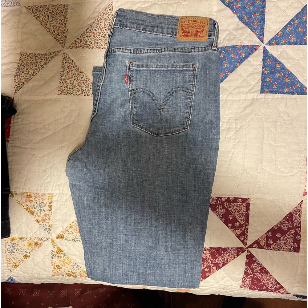 Levi’s 16